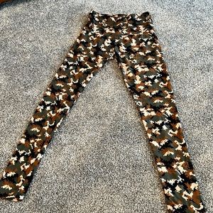 Camo leggings
